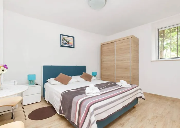 Peruzovic 2 بيت ضيافة 3*